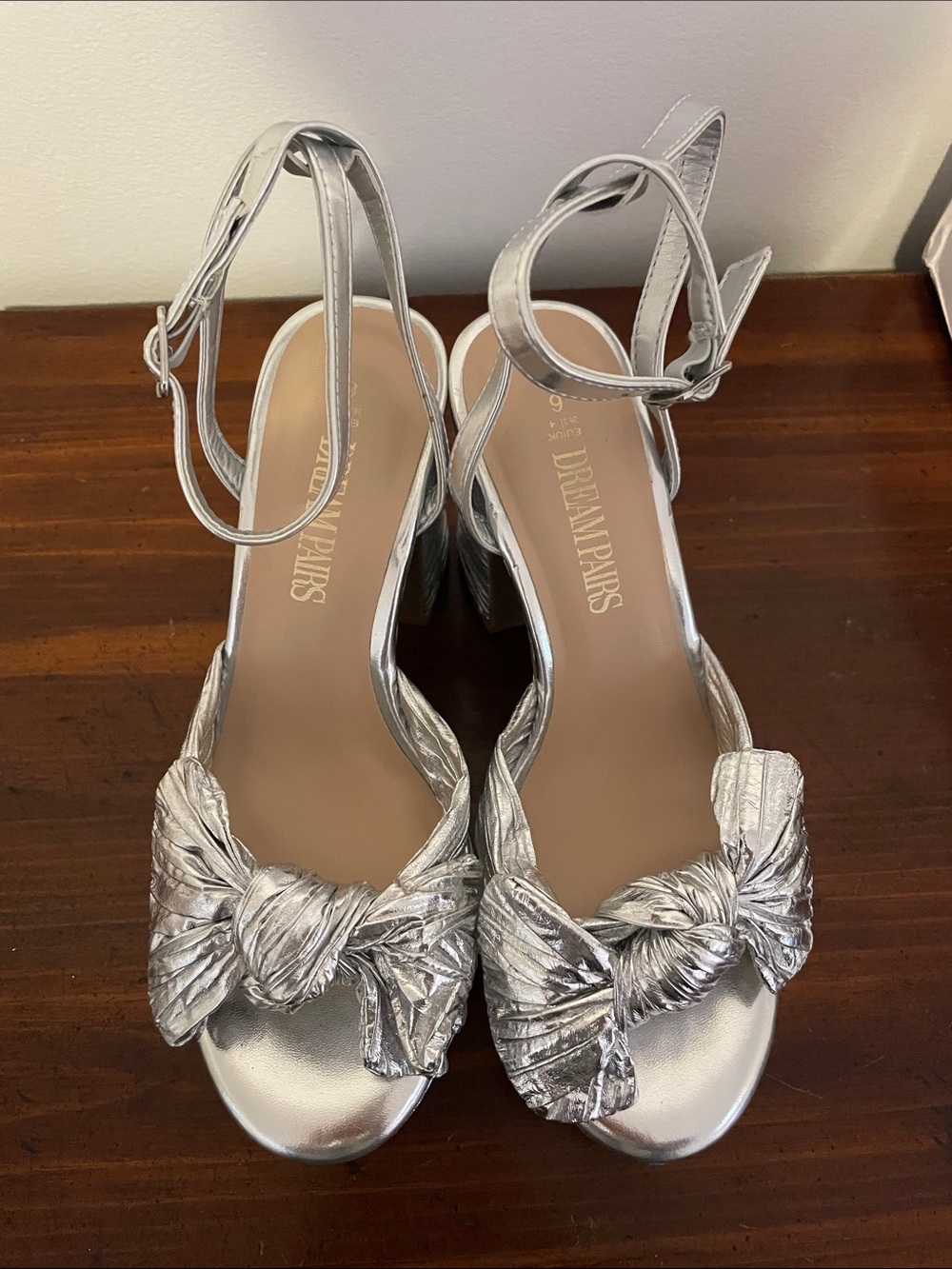 DREAM PAIRS Heels